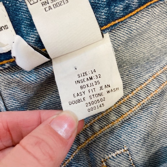 Calvin Klein Easy Fit Straight Leg Highwaist Jeans - Picture 4 of 4